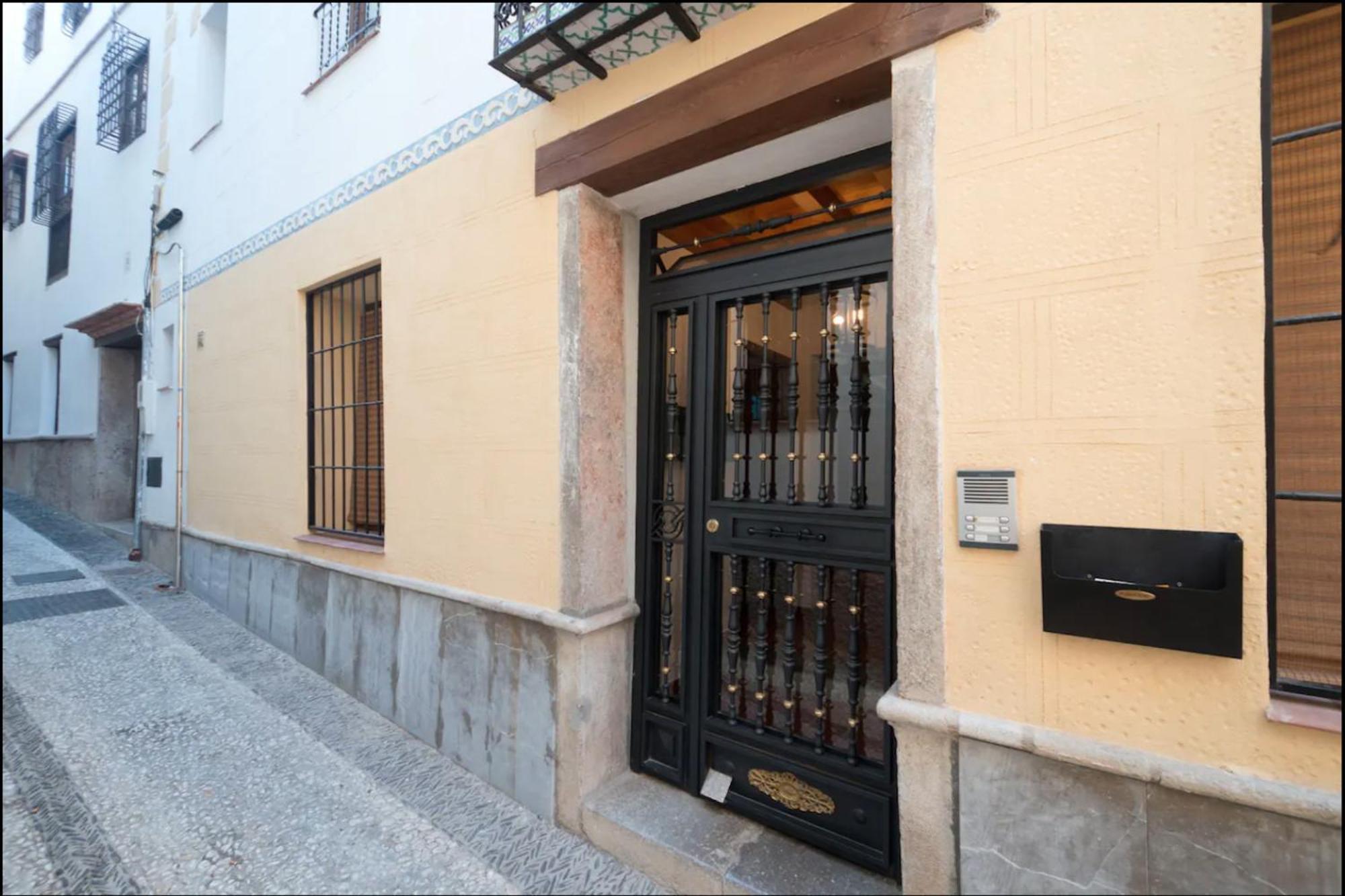 Atico Con Terracita Y Vistas Alhambra, Centro Apartment Granada Exterior photo